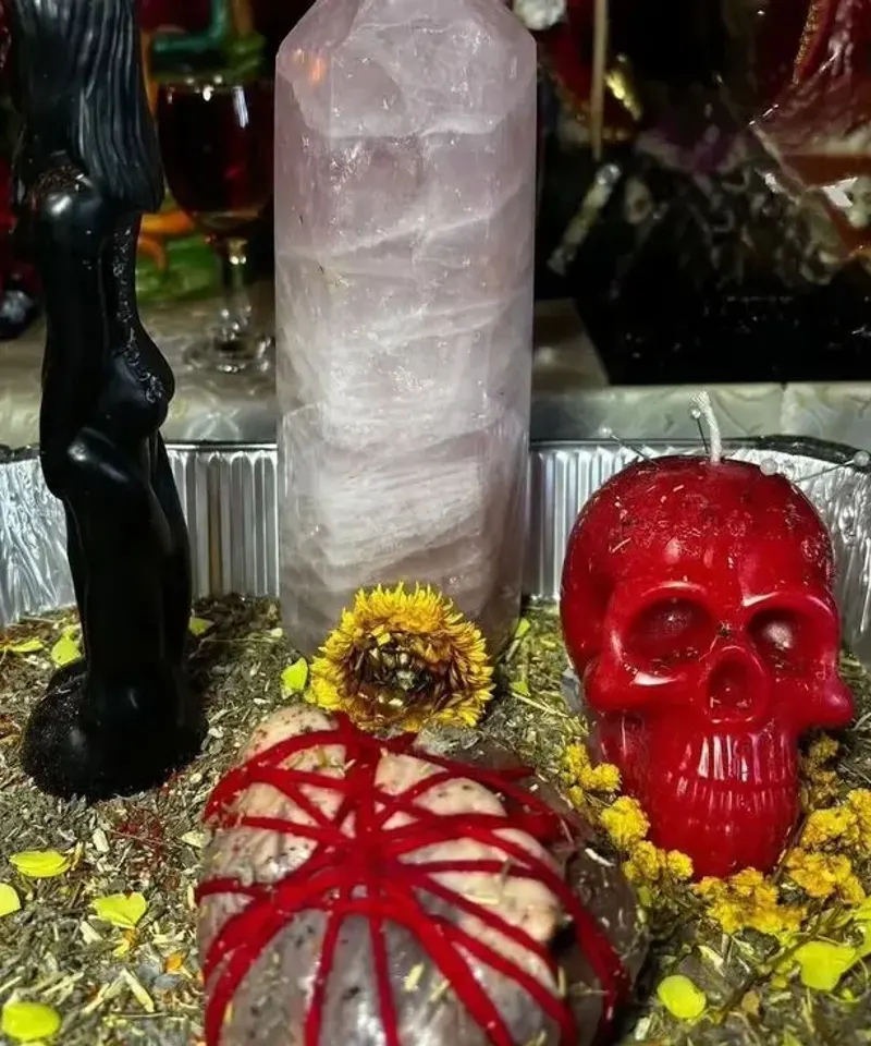 Altar esotérico para amarre de amor casero